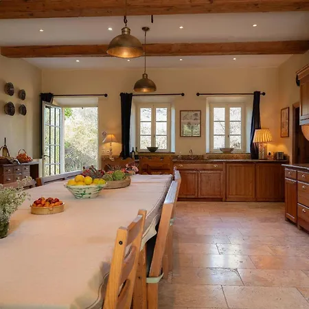 Luxury On 650 Acre Estate With Pool *
